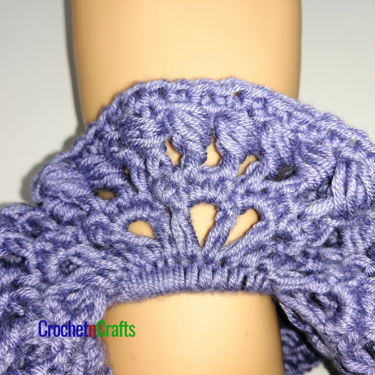Crochet hair scrunchie pattern worked with the slanted cluster using Cotton Fair Yarn.