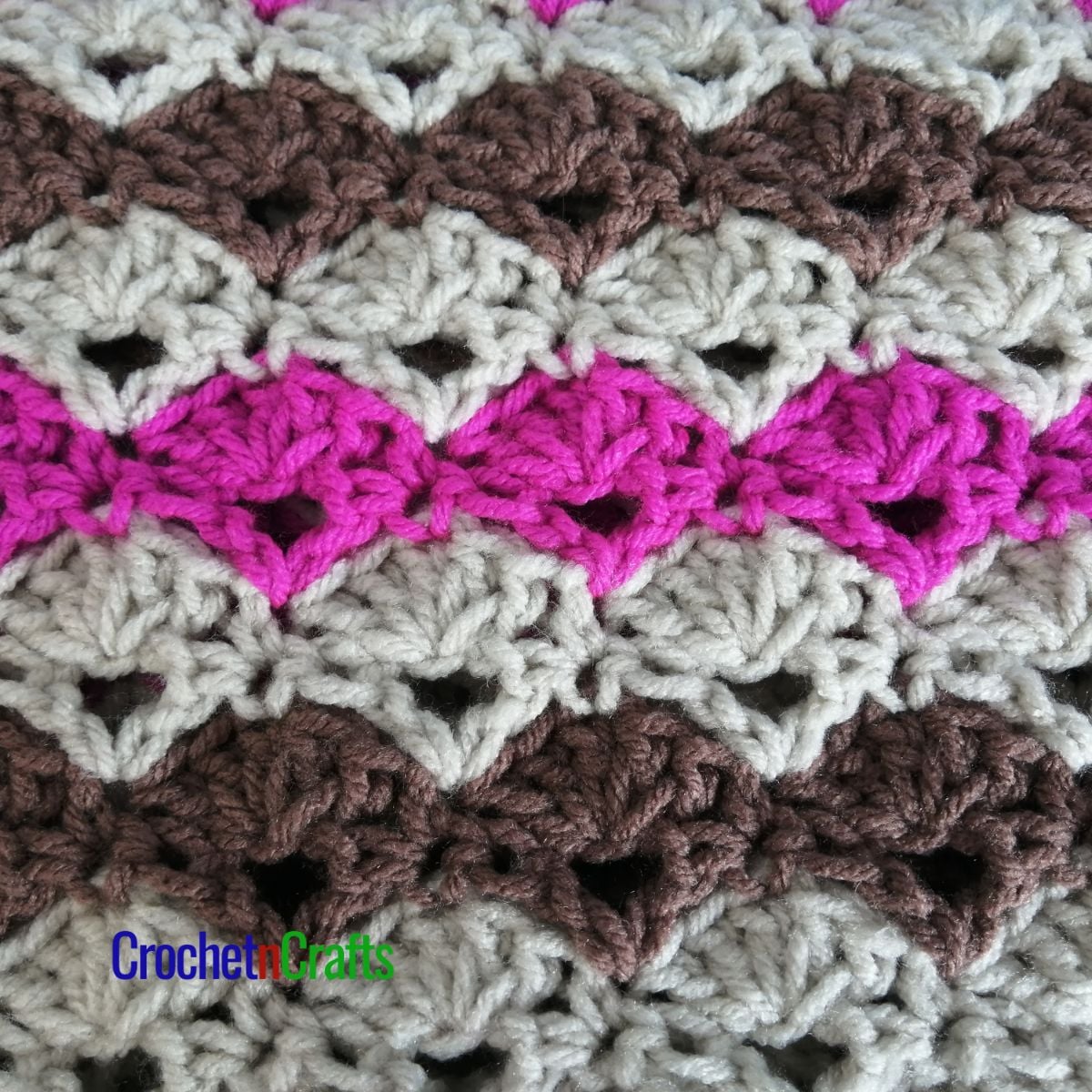 Alternating Shells and V's Stitch Pattern